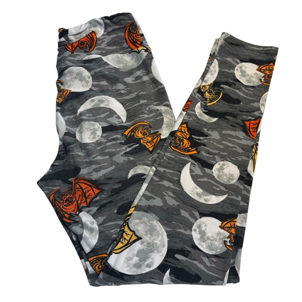 LuLaRoe Leggings One Size Gray Camo Orange Bats White Moons Halloween Goth - Picture 7 of 13